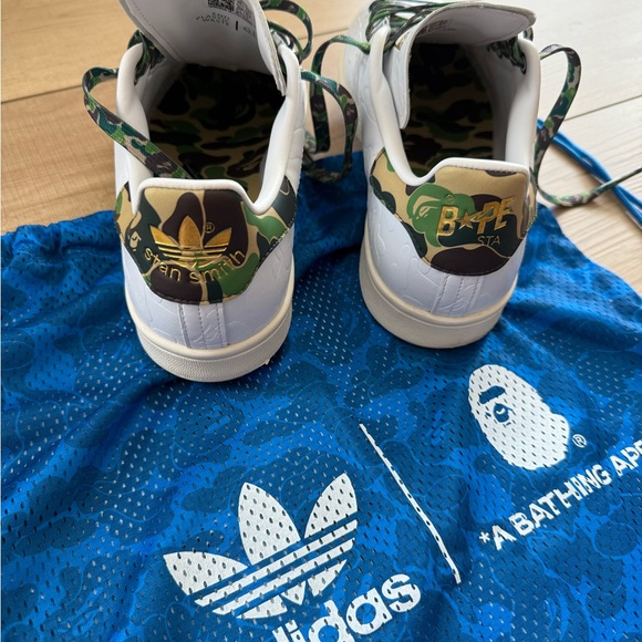 Adidas White Sneakers with Camouflage Accents - Picture 5 of 16